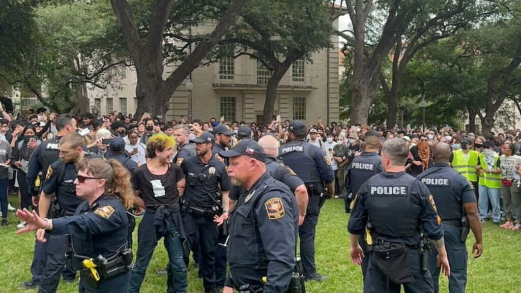 Protest Fallout Continues at UT as Faculty Condemn President’s Response ...